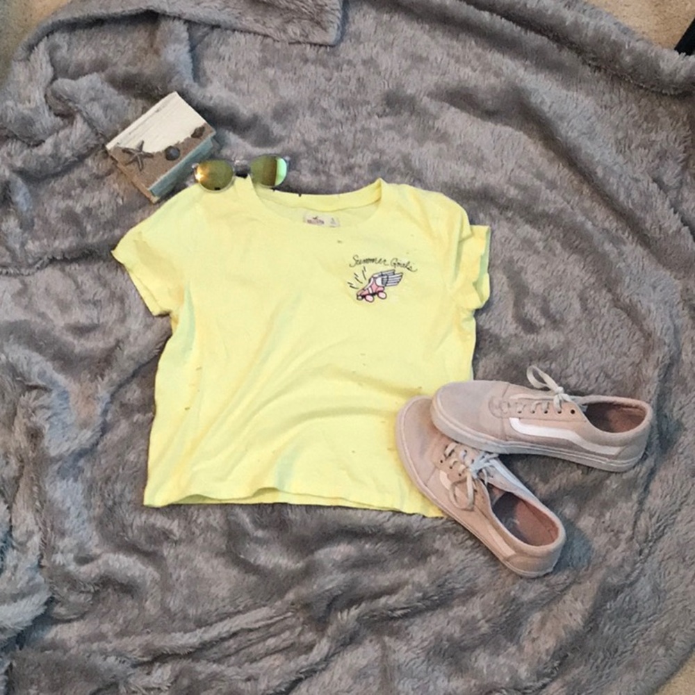 💛Yellow Hollister shirt💛